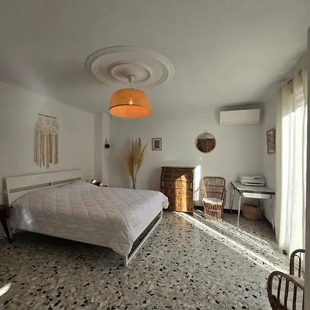 Magnifique Familiale, 5 Chambres, Piscine & Parking Villa *