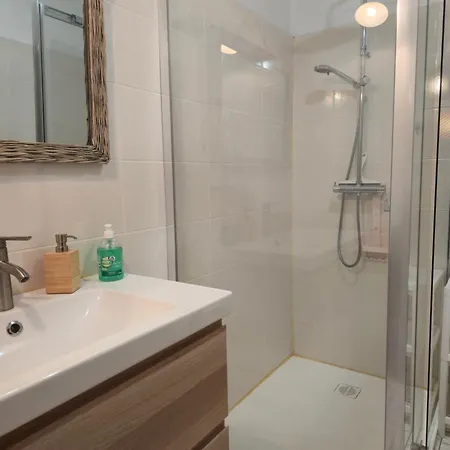 Magnifique Familiale, 5 Chambres, Piscine & Parking