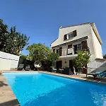 Magnifique Familiale, 5 Chambres, Piscine & Parking Вилла