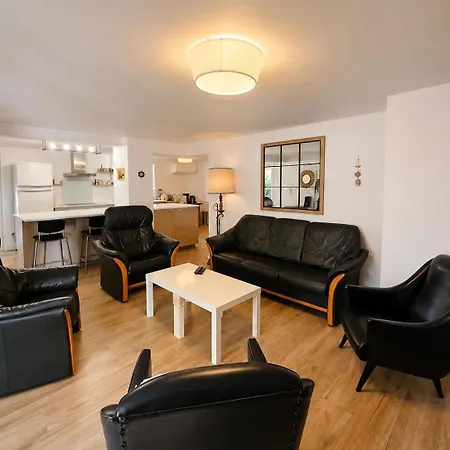 Magnifique Familiale, 5 Chambres, Piscine & Parking
