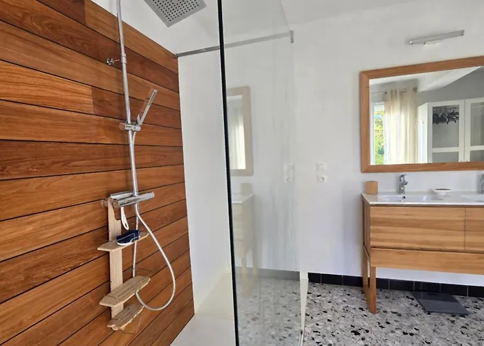 Magnifique Familiale, 5 Chambres, Piscine & Parking 别墅