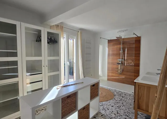 Magnifique Familiale, 5 Chambres, Piscine & Parking *