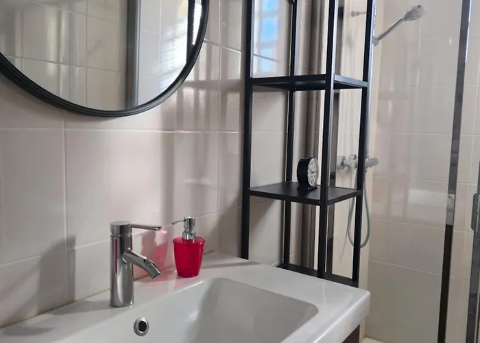 Magnifique Familiale, 5 Chambres, Piscine & Parking 别墅 *