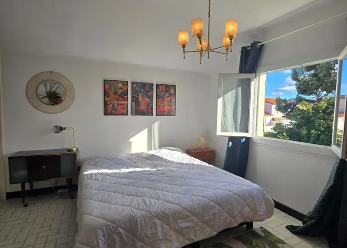 Magnifique Familiale, 5 Chambres, Piscine & Parking *