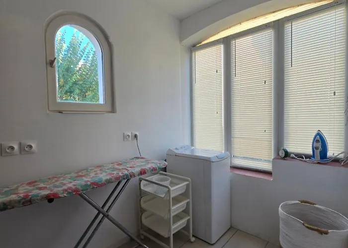 Magnifique Familiale, 5 Chambres, Piscine & Parking